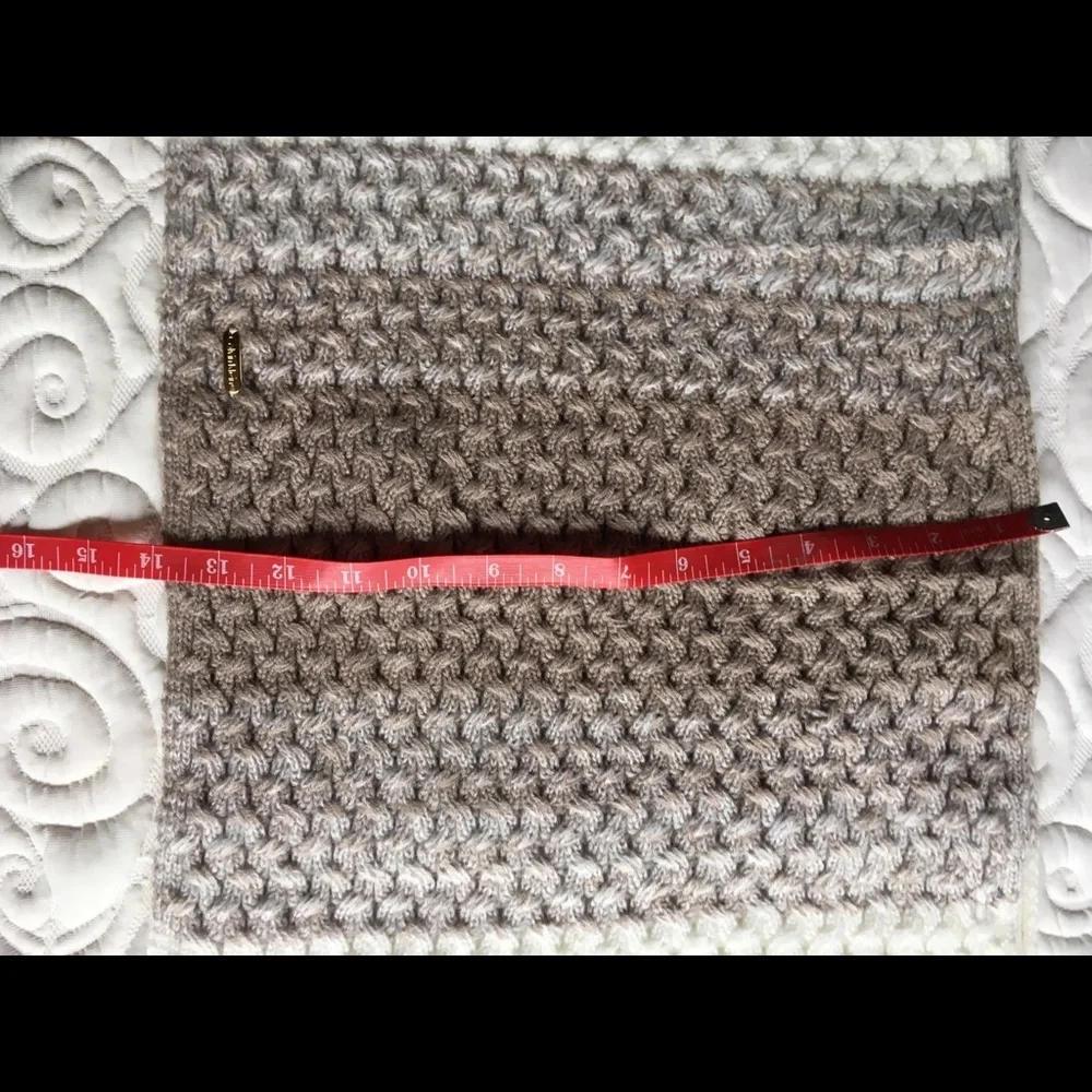 ⭐️Calvin Klein knit scarf⭐️